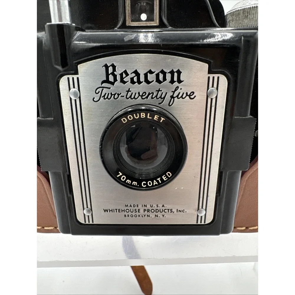 Vintage Beacon Two Twenty Five 225 Camera – 620 Film – 1950s Art Deco USA w/Case